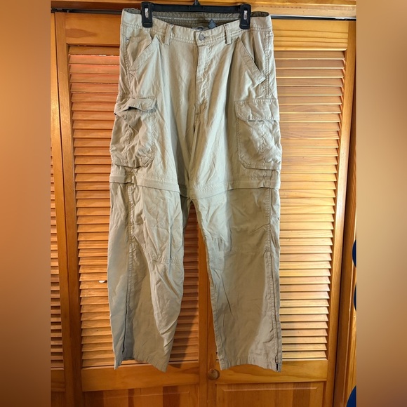 Men's Cargo Pants WITH ZIP AWAY PANT LEGS - Picture 1 of 3